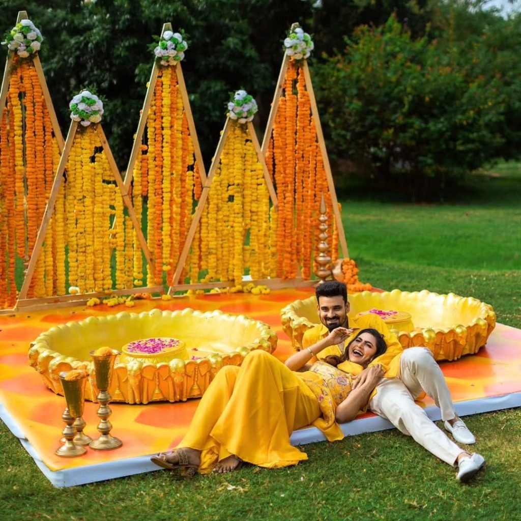 Haldi Snaps❤️❤️❤️❤️ #lovelife #myna #yogi #staycool Decor - @kettimelam_event_plannerMakeup - @