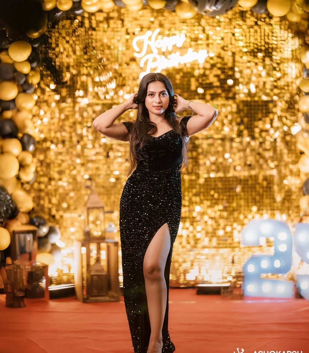 Snapshot of my golden day✨🎂Decor - @zigzagdecors 📸- @ashokarsh #celebrations #birthday
